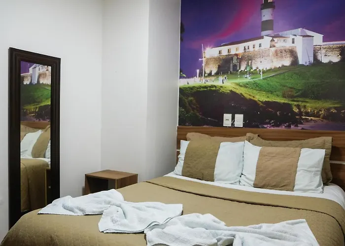 Farol Da Barra Suites E Hostel